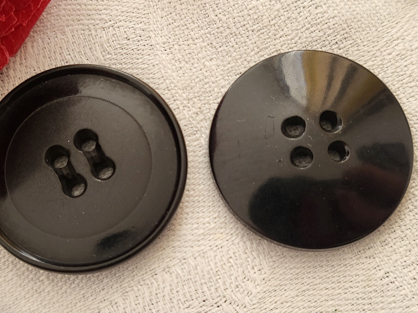 Duo gros boutons anciens damas noir 3,1 cm à trous D8L