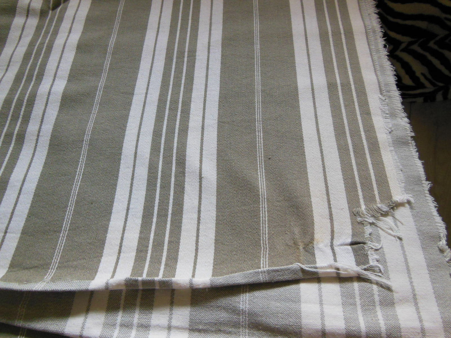 Ancienne toile matelas 1 mètre 40 sur 1 m 70 récup couture coupon tissu B6