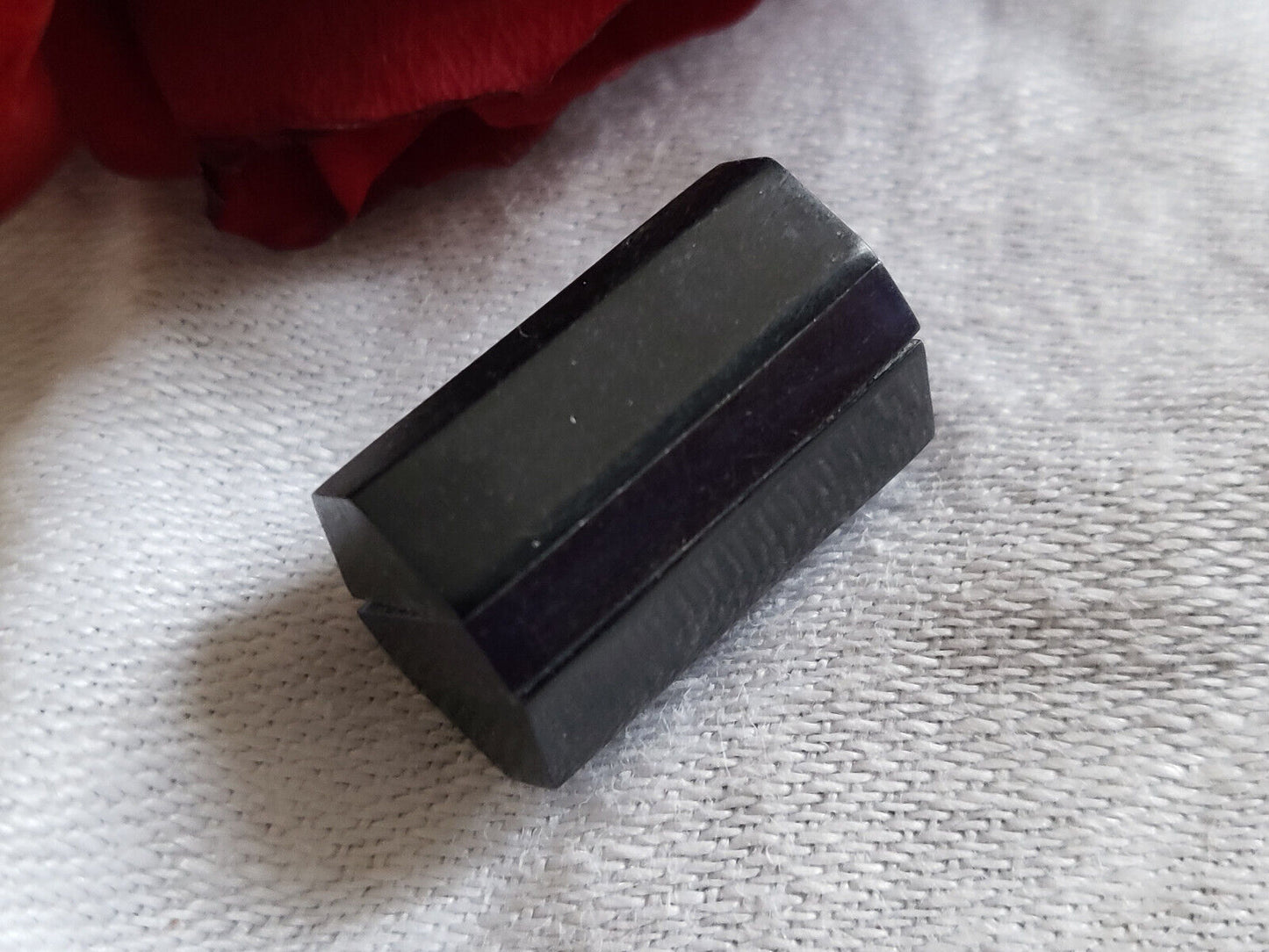 Bouton ancien bi matière rectangulaire pied laiton 1,9 sur 1,1 cm G8D