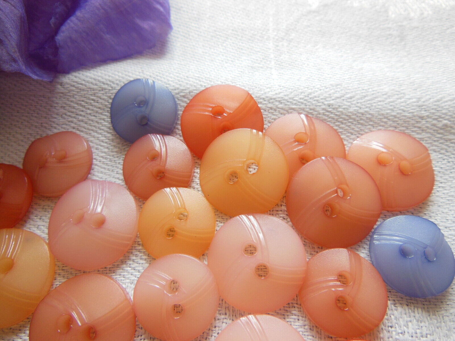 Lot 20 boutons vintage ton majoritaire rose panaché 1,2 à 1,5 m ref 693