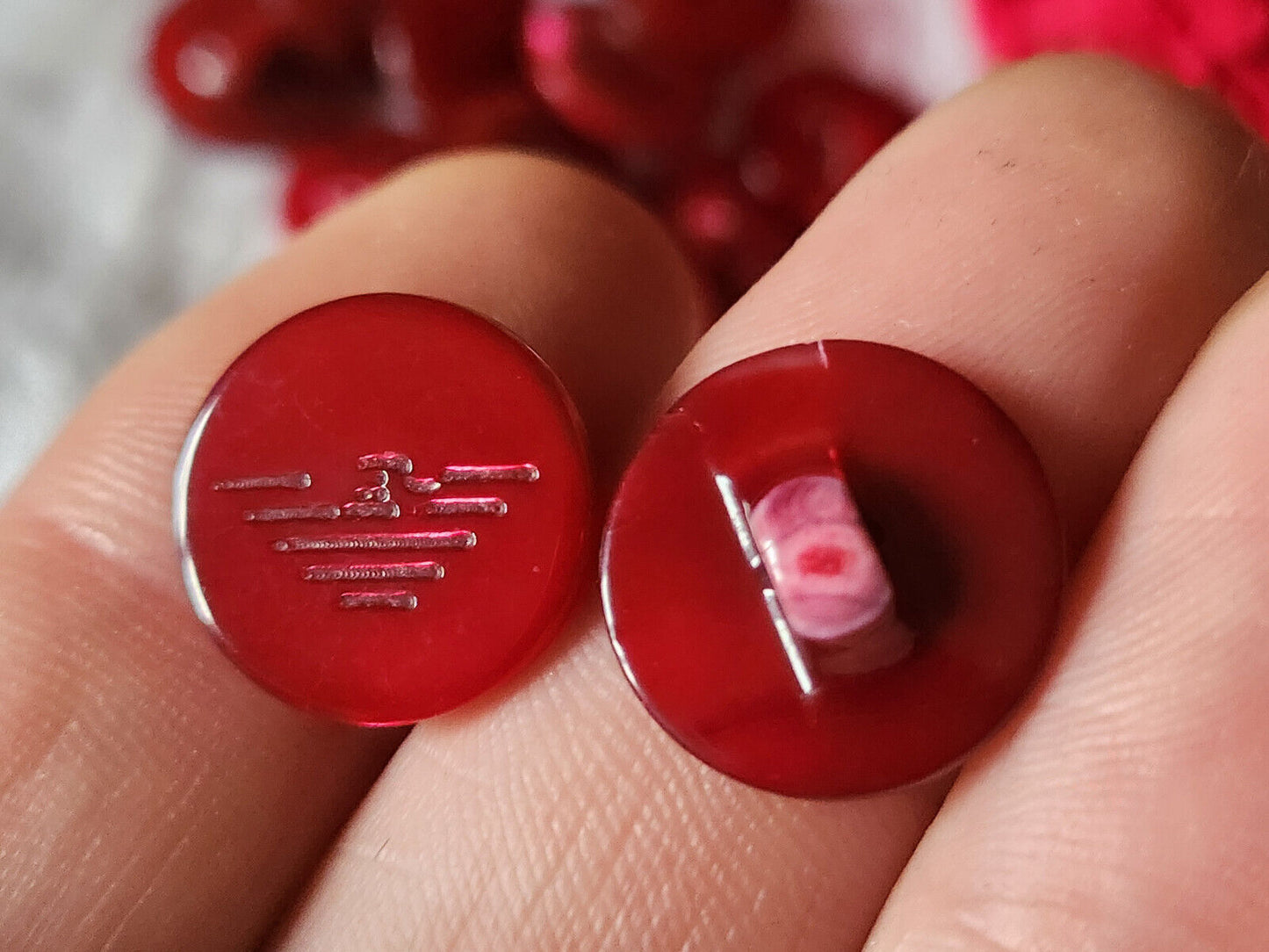 Lot 6 boutons vintage en nacre rouge armani empario pied 1,5 cm ref 4835