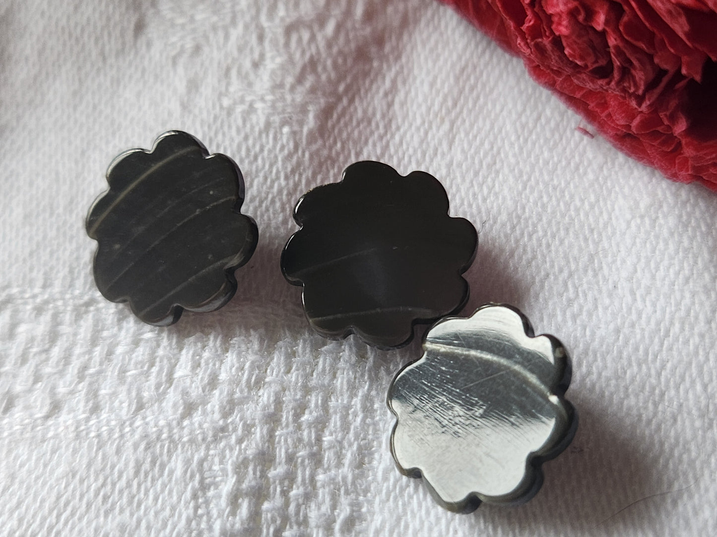 Collection Trio boutons vintage en nacre pied 1,4 cm gris spirale G17D