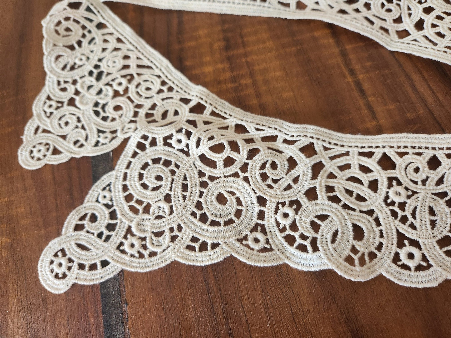Ancien col en tissu dentelle broderie B3-6
