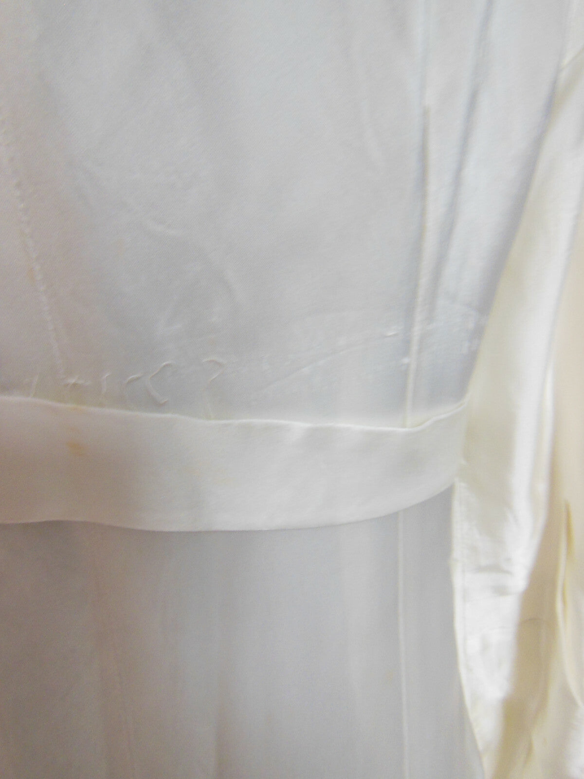 Ancien dessus veste en satin épais raide ou manteau cérémonie taille 36, B4