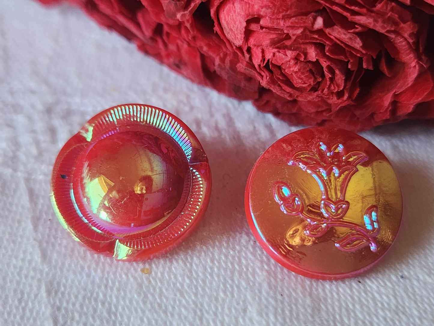 Duo boutons vintage en verre rouge mordoré 1,8 cm D11H