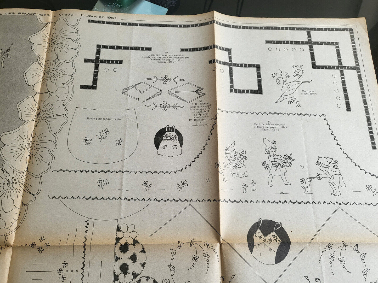 Le journal des brodeuses 1951 n° 670 motifs bavoir taie motif pour robe corsage
