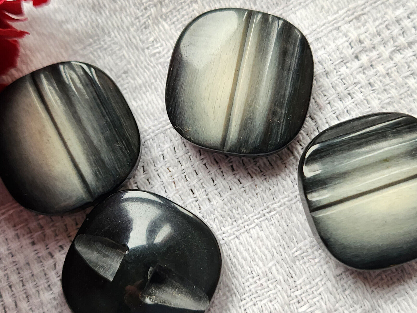Lot 4 boutons vintage gris camaïeu pied strié diamètre 2 cm ref 3089