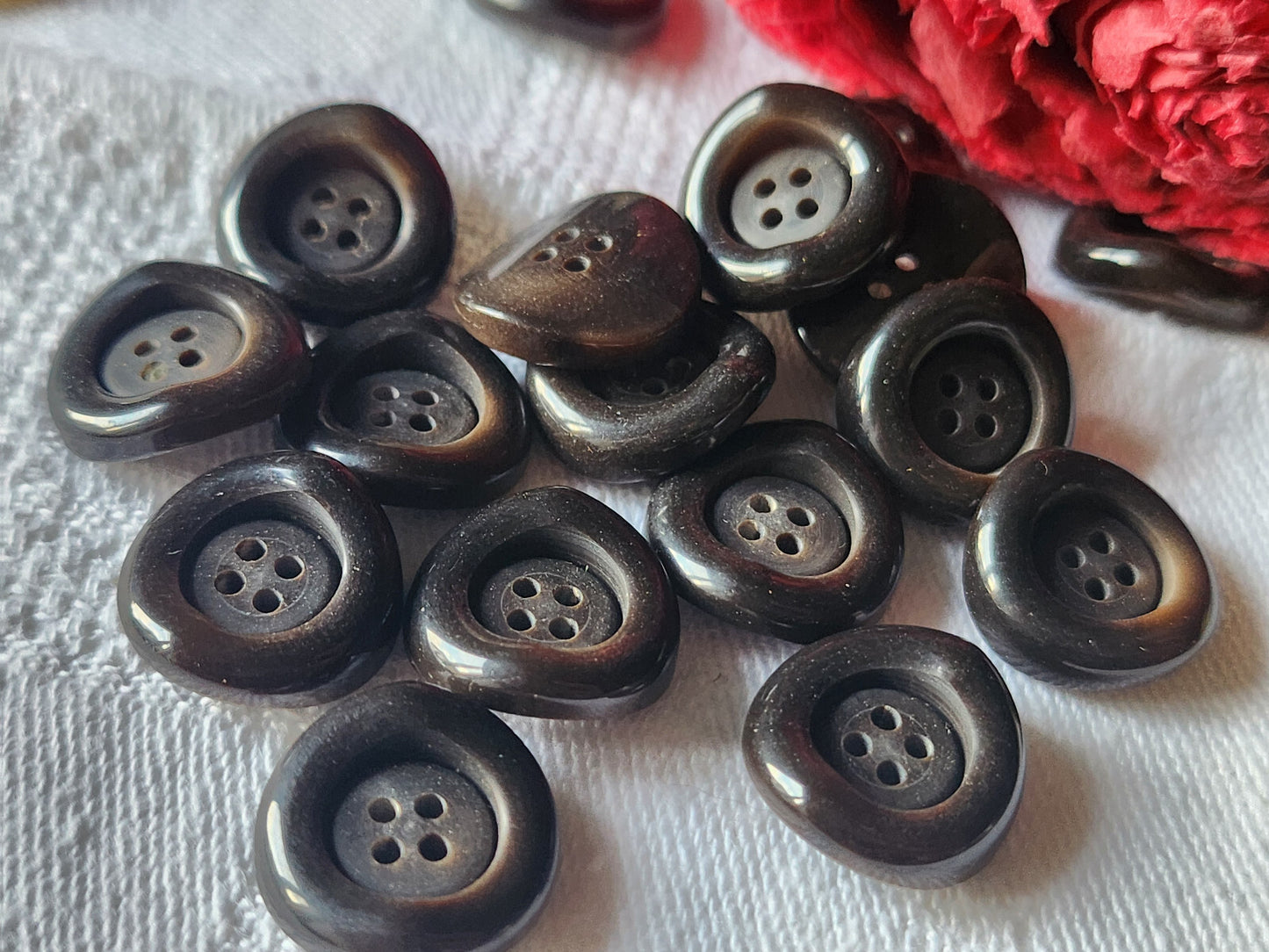 Lot 18 boutons vintage marron rebord original 1,5 cm trous ref 2051