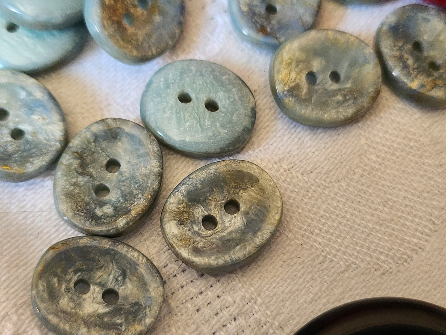 Lot 20 boutons vintage bleu moucheté ovale 1,2 sur 1,4 cm ref 5236