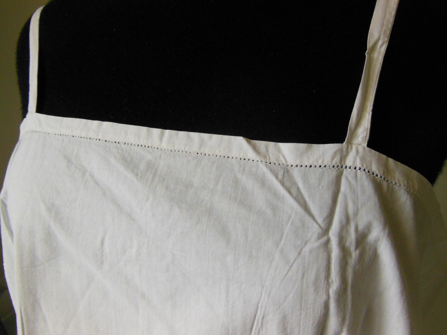 Chemise de nuit ancienne classique petit jour à nettoyer B1