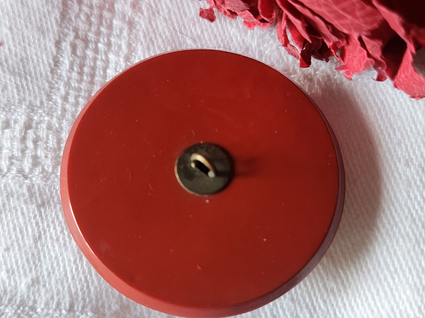 Collection gros bouton coeur cuir rouge monture resine 3,7 cm D8P