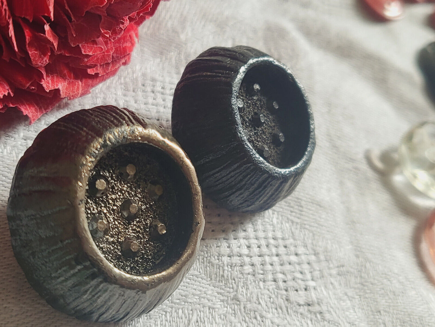 Duo boutons anciens vintage en résine noir gros épais 2,7 cm D17P