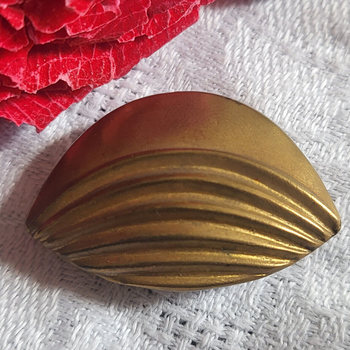 Bouton ancien en métal demi sphère 2 cm sur 2,5 cm D14K
