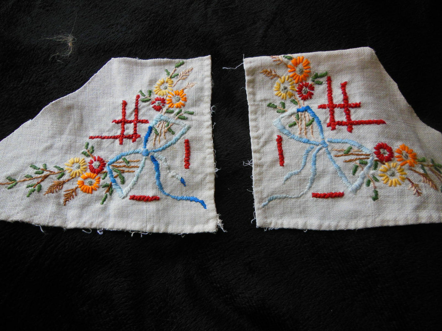 Duo broderies anciennes sur toile nœud fleur travaux couture récup B7