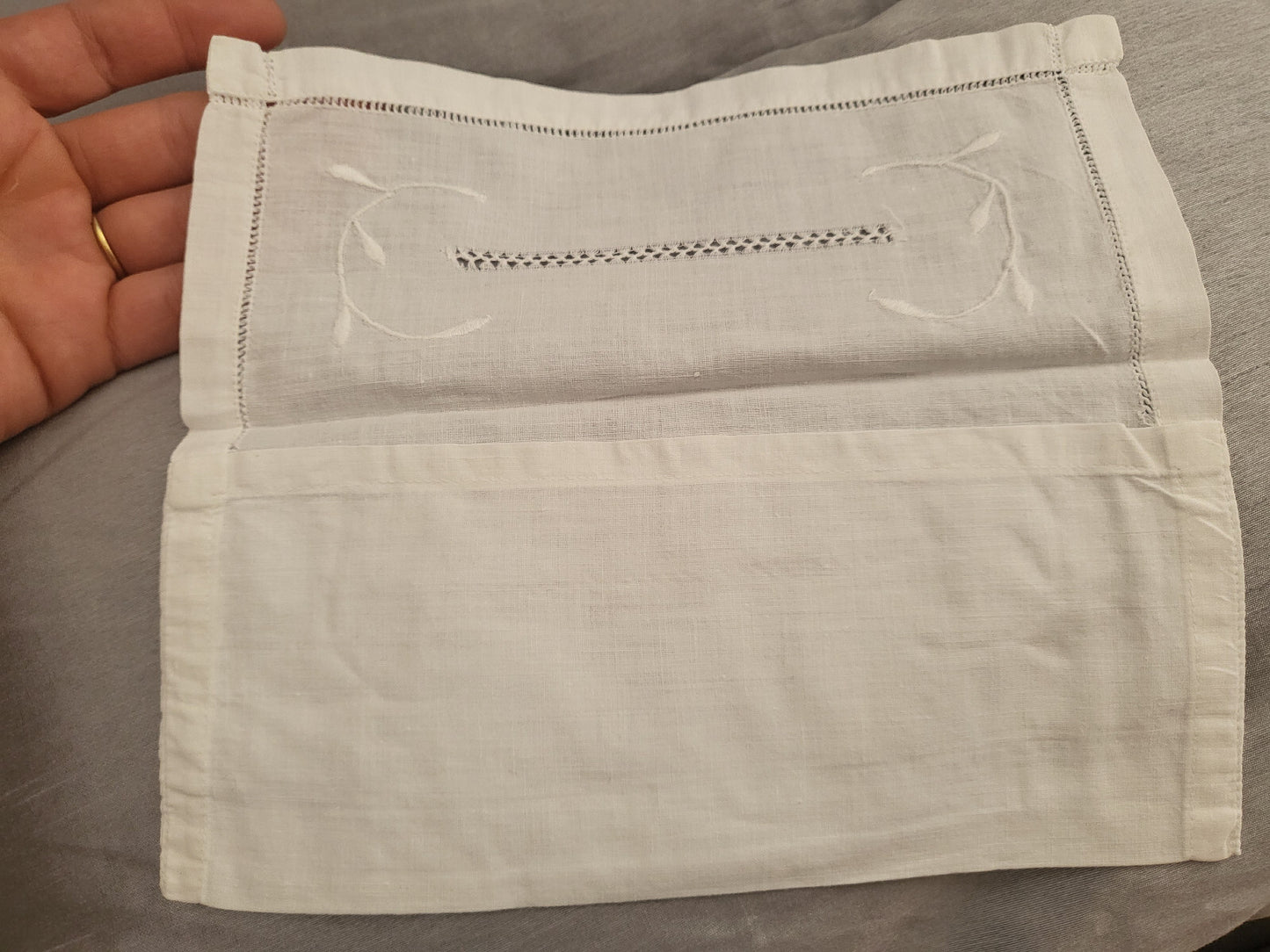 Duo portes serviettes anciens pochette brodée fil tiré B6