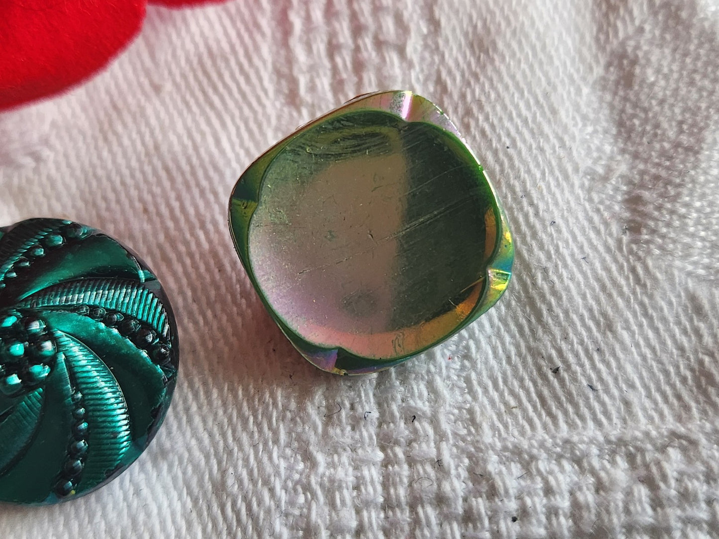 Duo boutons vintage en verre vert à pied 1,6 et 1,8 cm D5K