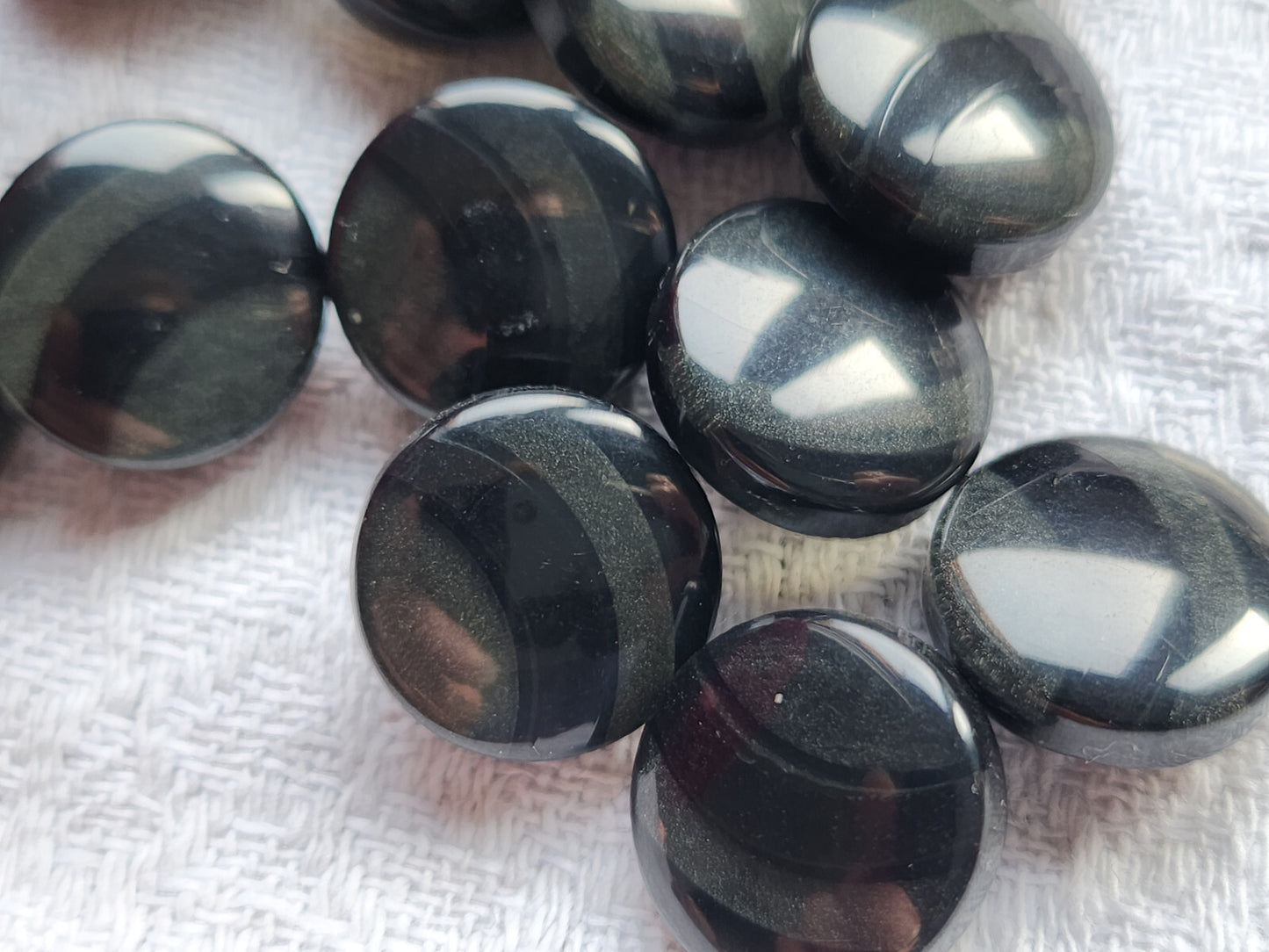 Lot 16 boutons vintage inclusion noir gris pied 1,3 cm ref 3309