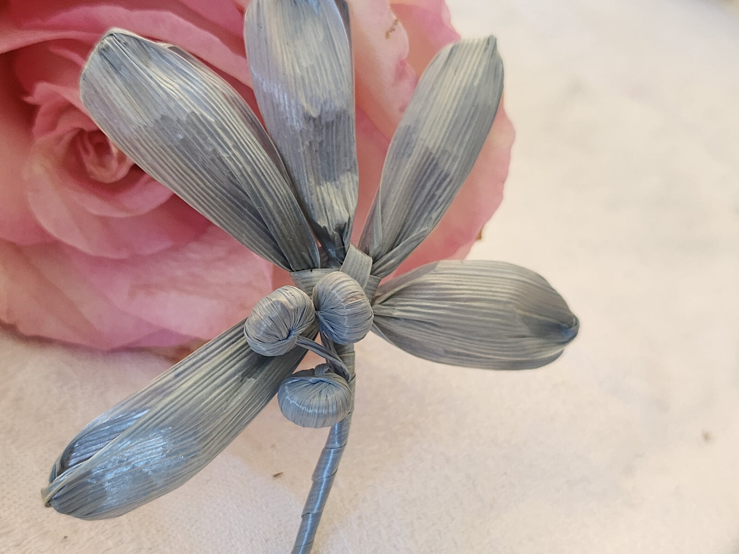 Ancien ornement chapeau creation modiste fleur rafia bleu gris T0-44