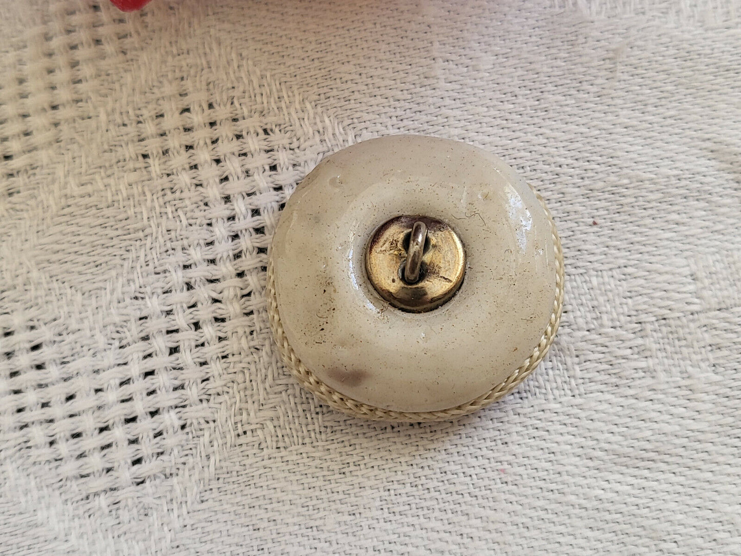 Bouton vintage en résine passementerie à pied métal 2,2 cm G3G collection