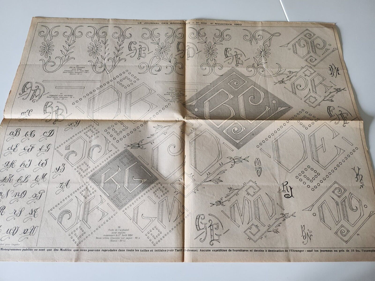 Le journal des brodeuses 1952 n° 692 empiècement chemisier robe enfant taie