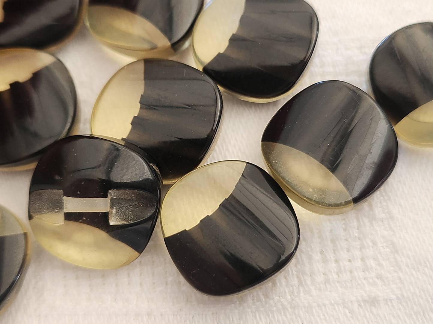 Lot 9 boutons vintage marron noir transparent 1,6 cm pied ref 226