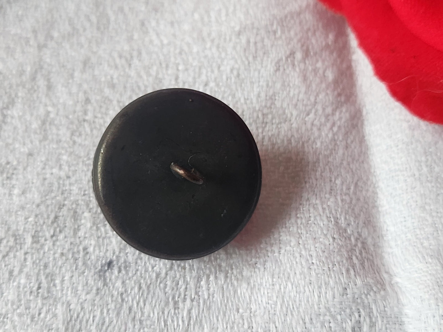Gros bouton ancien en métal ajouré 2,3 cm vintage ref 5868