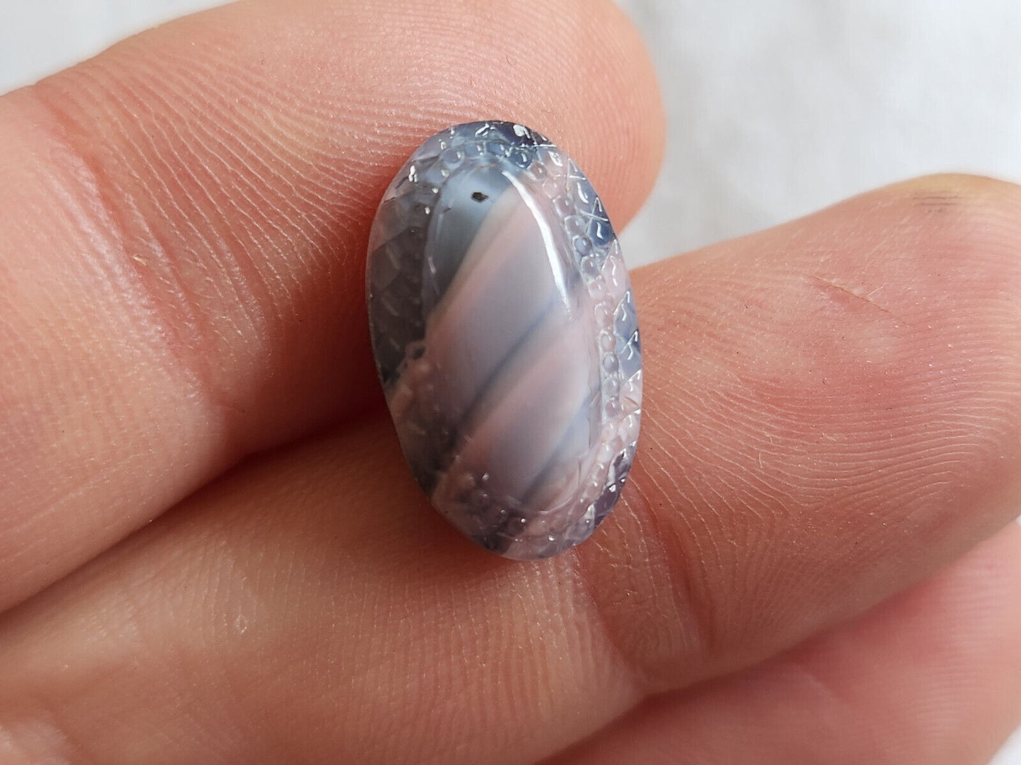 Bouton ancien en verre gris violet étroit collection 1,1 sur 1,7 cm D15B