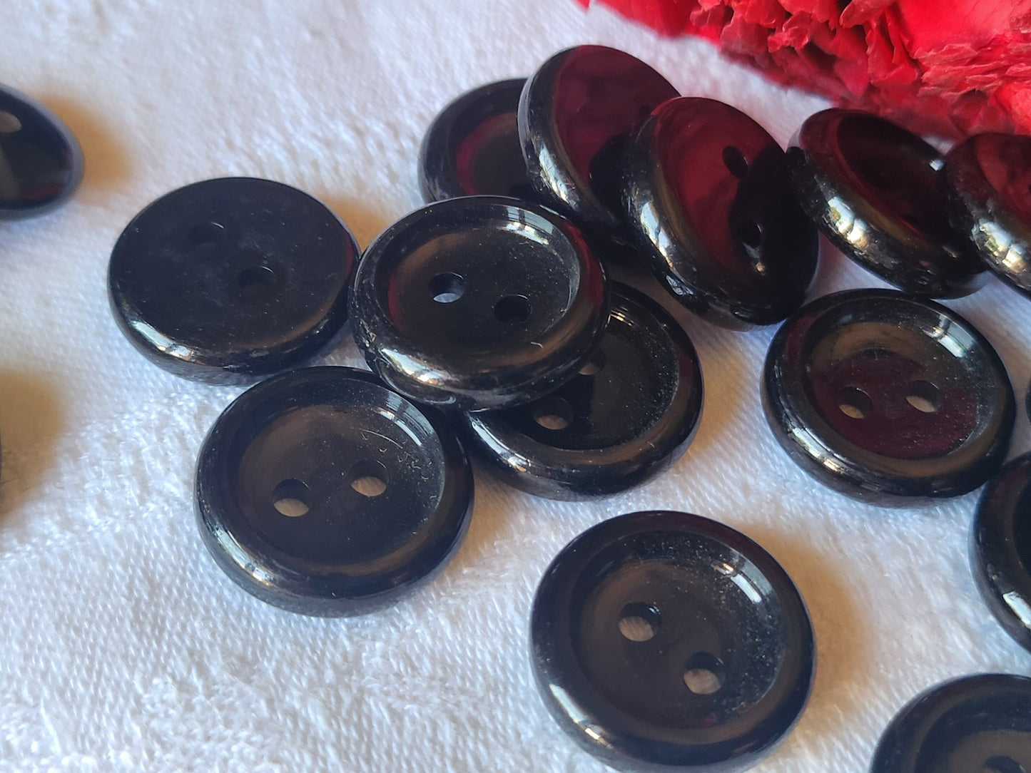 Lot 12 boutons vintage noir rebord deux trous 2,2 cm ref 5515