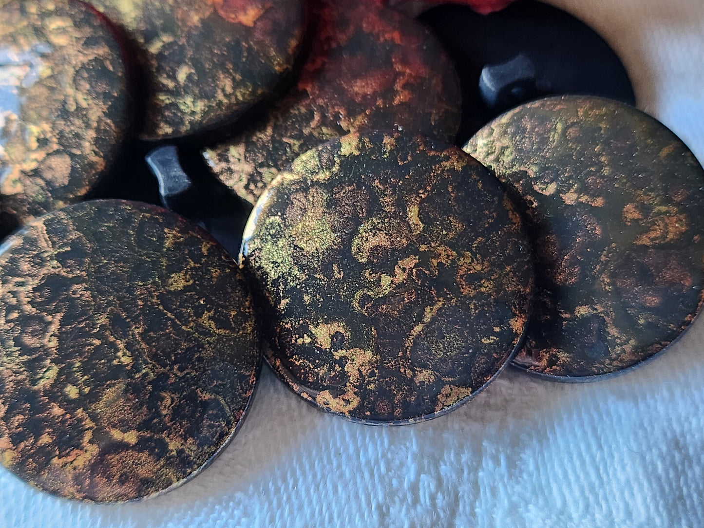 Lot 6 boutons vintage marron doré hyper léger à pied 2,5 cm ref 3544