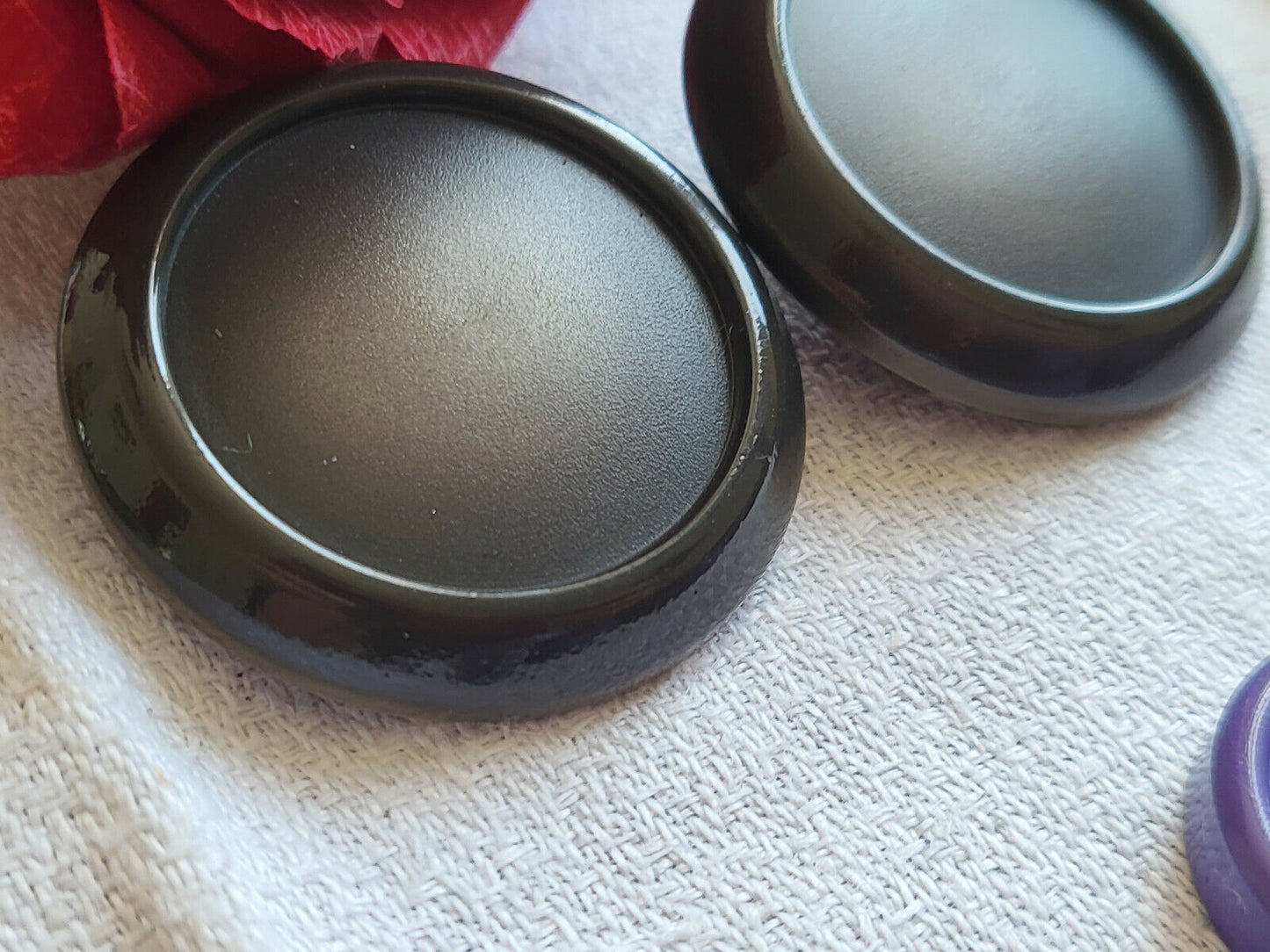 Duo gros boutons marron gris à pied métal vintage 3,4 cm ref 5567