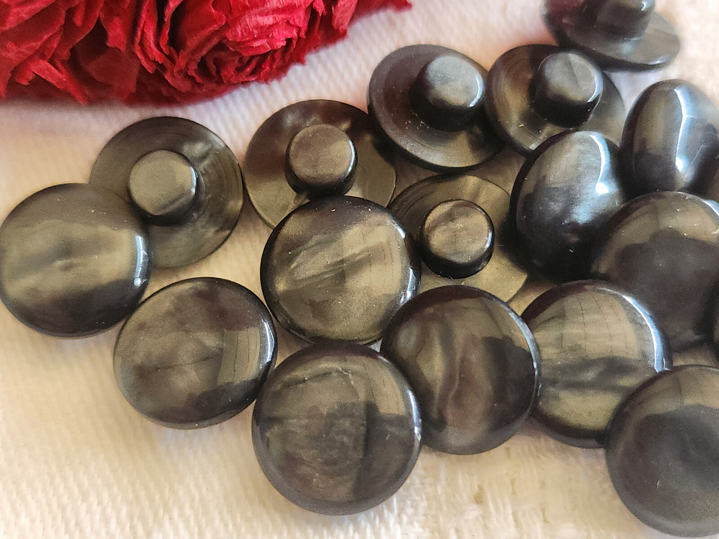 Lot 19 boutons vintage gris mini pied 1,1 cm ref 820