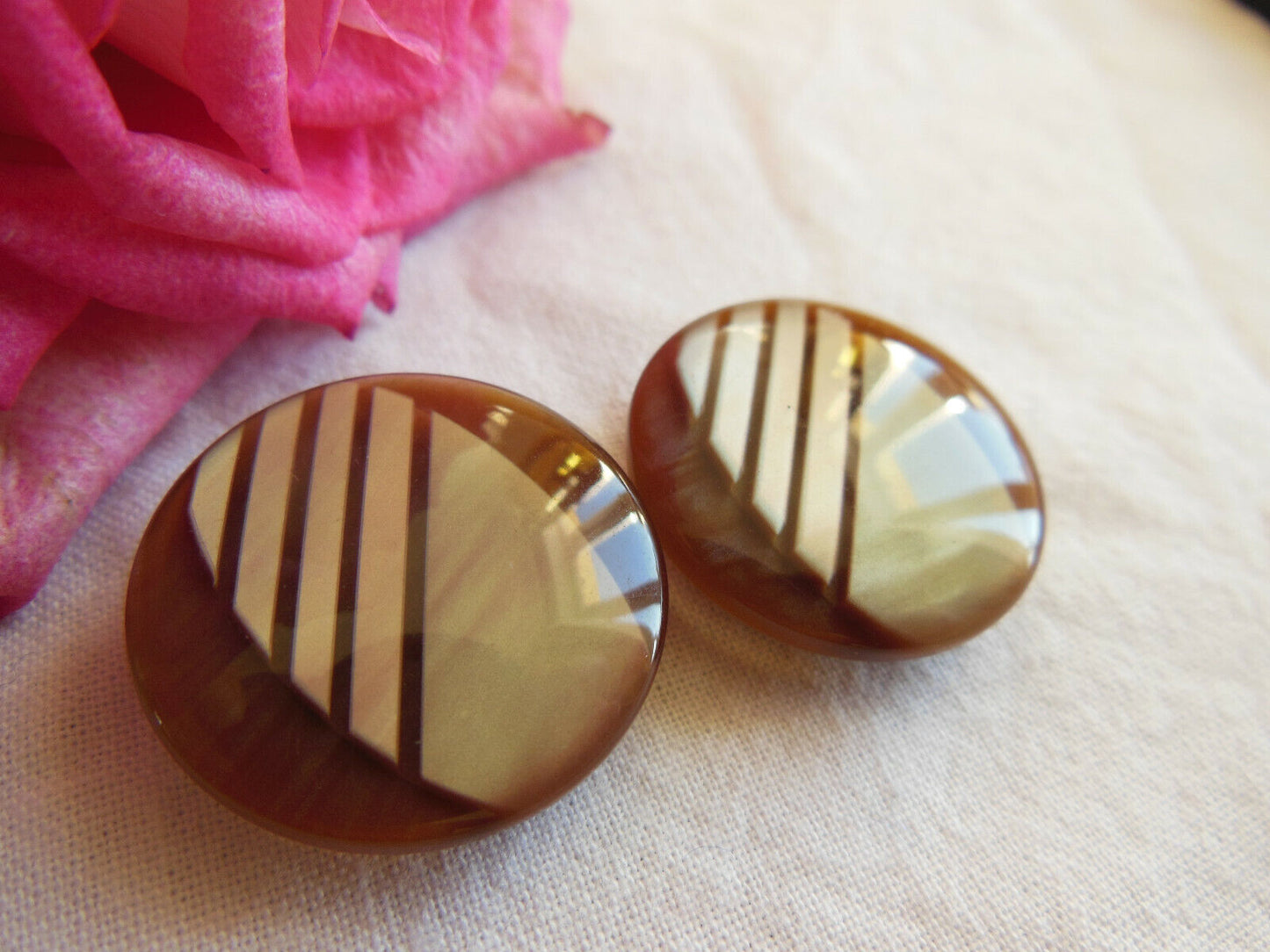 Duo boutons vintage marron avec inclusion à pied bijoux diamètre 2,2 cm G6N