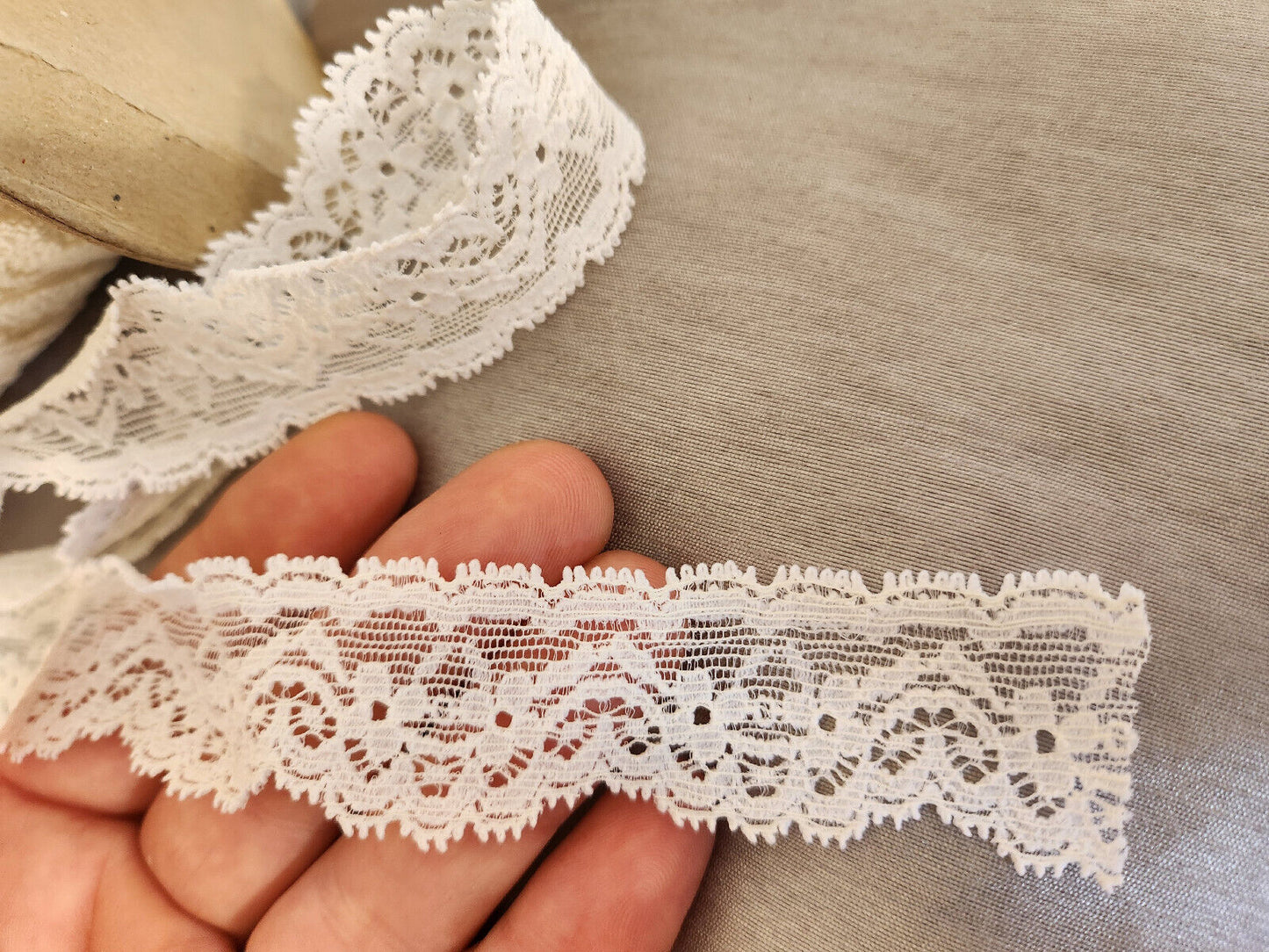 Dentelle vintage large élastique 6 mètres sur 2,8 Cm A1