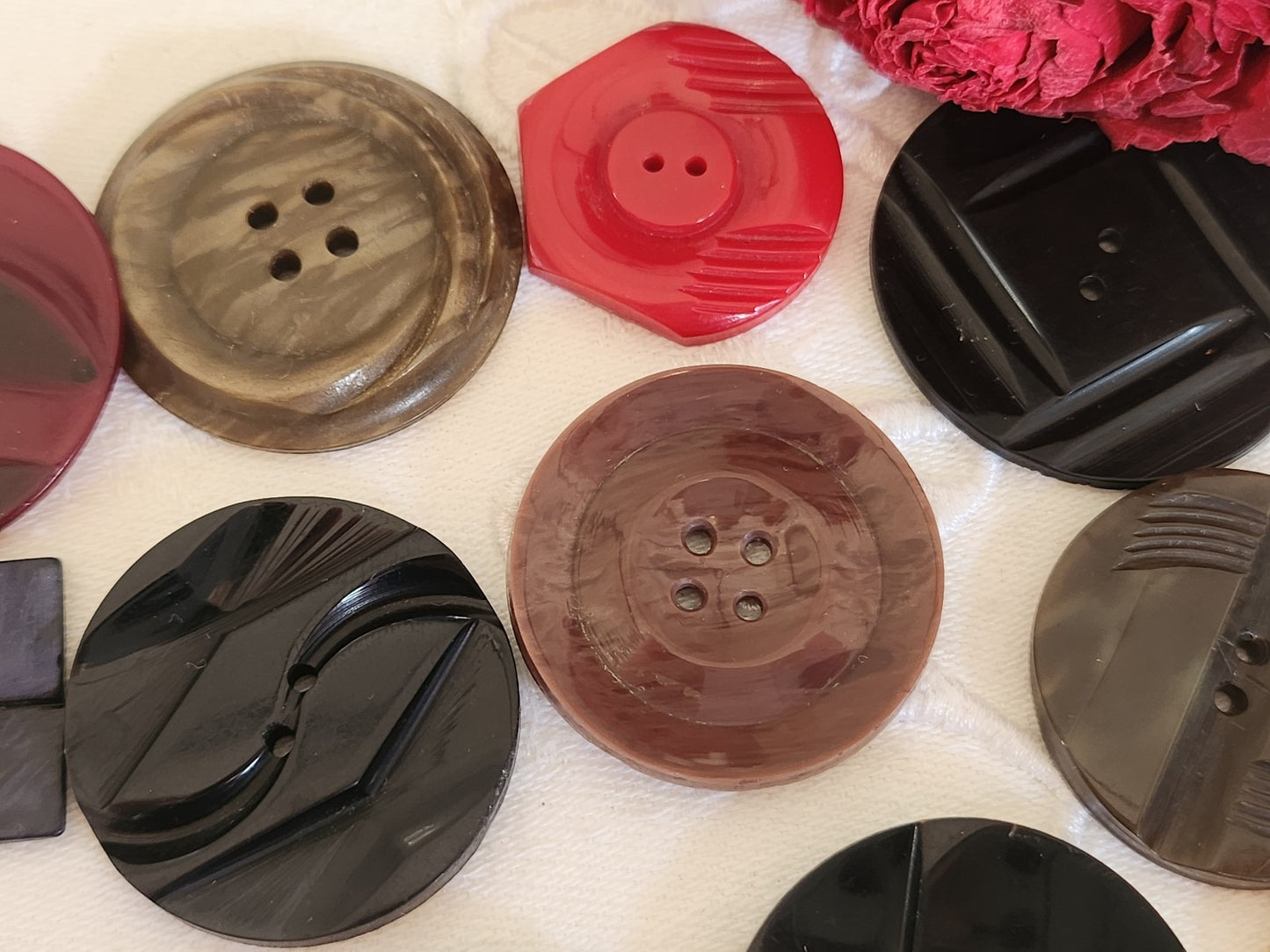 Lot 20 boutons anciens art deco bakelite plastique galalithe 2 à 3,6 cm T14