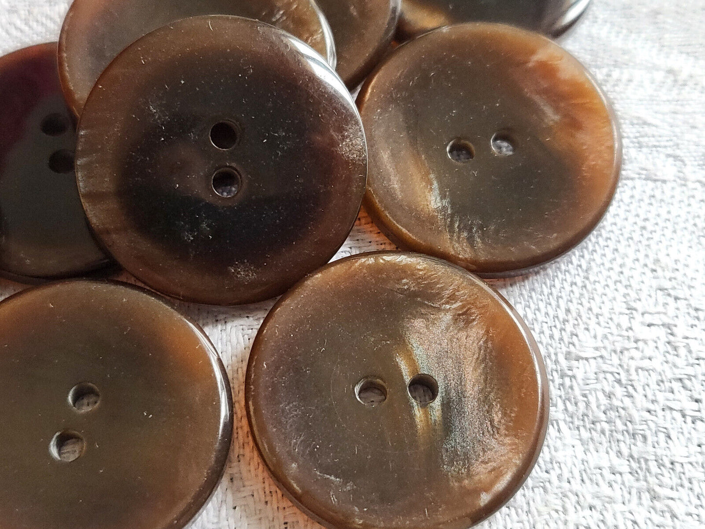 Lot 15 boutons vintage marron ombragé nacré effet iminacre 2,3 cm ref 5709