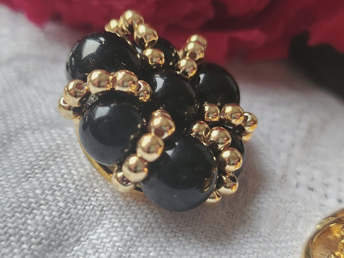 Bouton vintage métal torsade perle en verre noir parurier 2,6 cm ref 5138