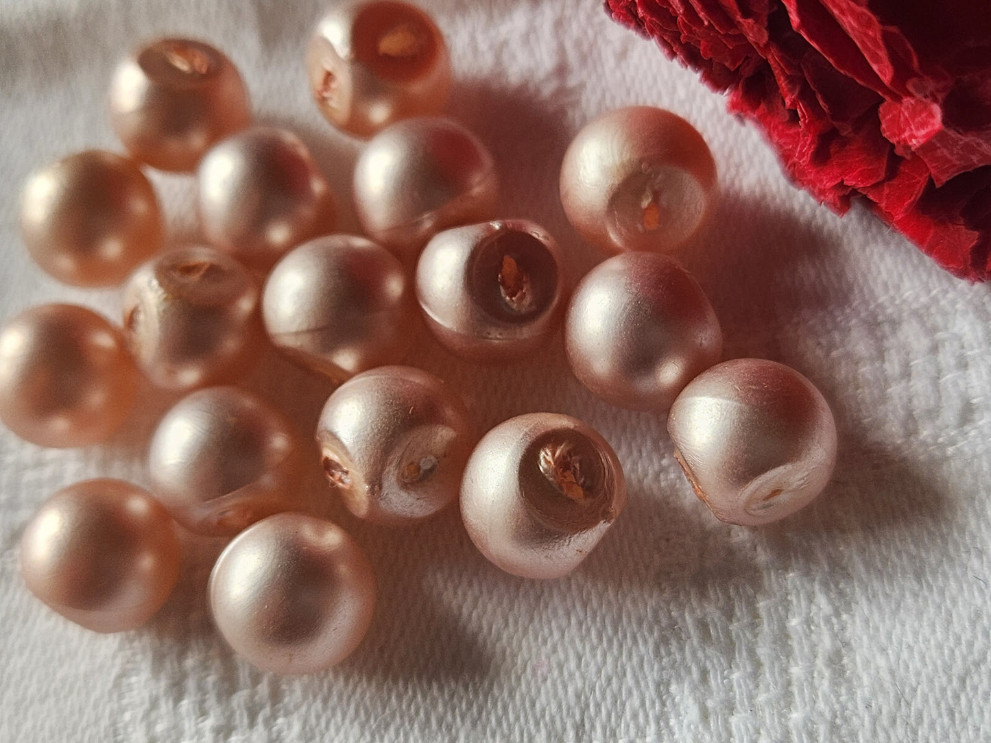 Lot 15 mini boutons vintage boule rose 0,9 cm ref 4734