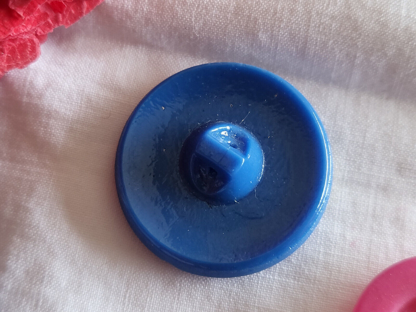Bouton ancien en verre bleu peint montagne fleur edelweiss 2,3 cm D5S