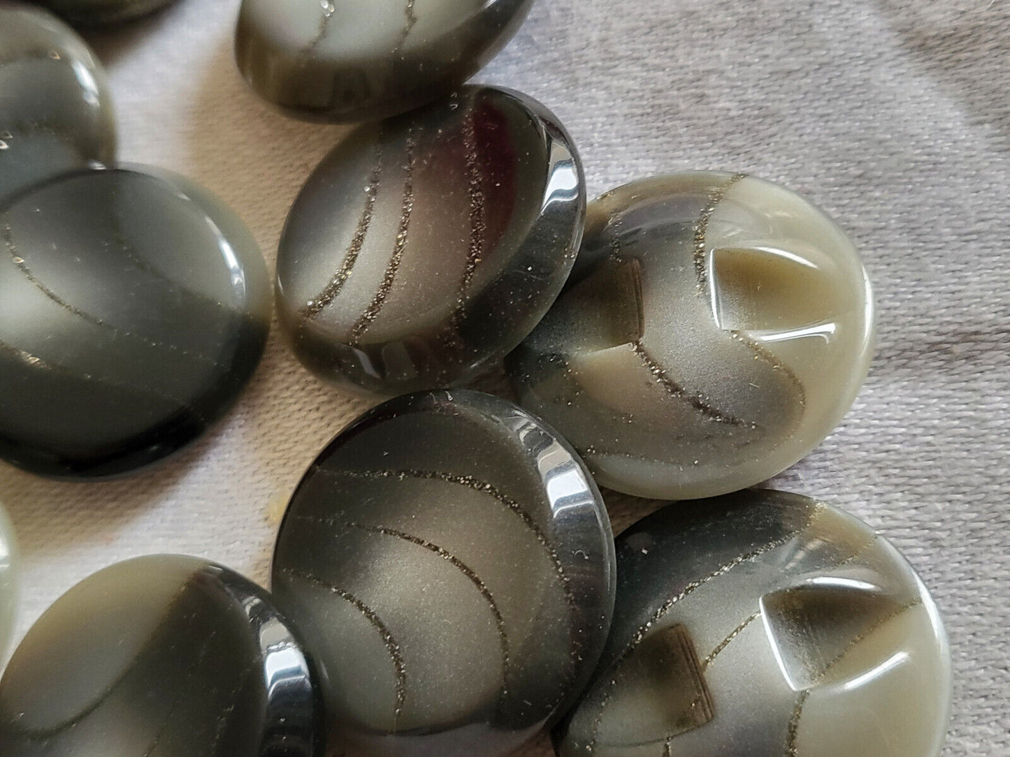 Lot 6 boutons vintage gris à vague paillette à pied 2,2 cm ref 988