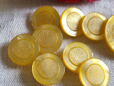 Lot 9 boutons vintage jaune lumineux à pied diamètre 1,4 et 2,3  cm ref 945