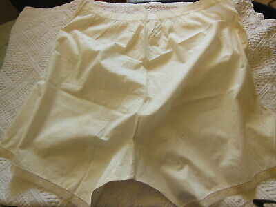 Ancienne culotte short monogramme ML jamais porté à nettoyer ou teindre n°3 B1