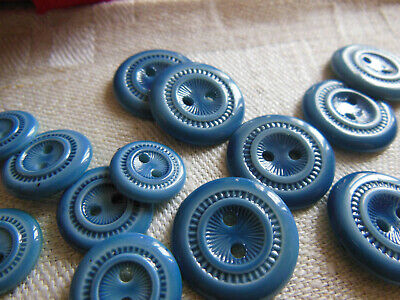 Lot 13 boutons vintage  bleu deux teintes  1,2 à 1,8 cm ref 4528