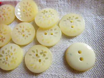 Lot 10 boutons vintage motif fleur jaune  reflet nacré diamètre 1,7 cm ref 4514