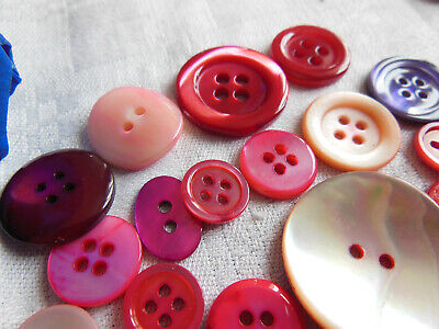 Panaché lot 18 boutons vintage en nacre rose et violet 1,1 à 2,6 cm ref 720