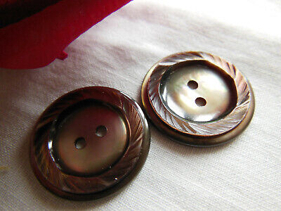 Duo boutons vintage en nacre travaillé  2,2 cm marron superbe diamètre  2,2 G14D