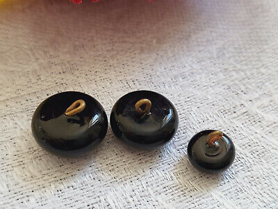 Trio boutons ancien pâte de verre noir pied laiton 0,7 cm à 1,1 cm D12A