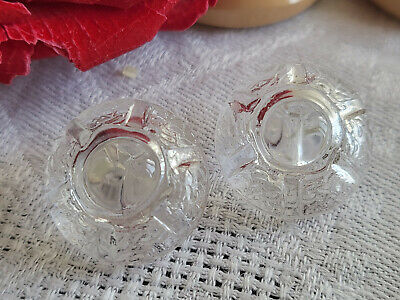 Duo boutons anciens en verre transparent motif en relief à pied 1,7  cm G14O