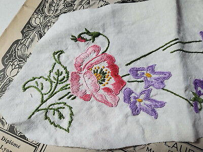 Longue broderie ancienne sur lin fleur 29 cm pour appli récup incrustation T4-27