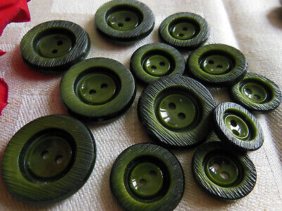 Lot 12 boutons vintage vert strié panaché  1,7 à 2,5 cm ref 4532