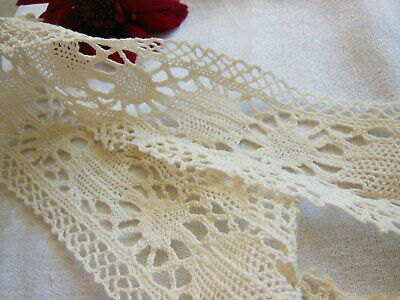 Dentelle large ancienne 75 cm sur 5,8 cm entre deux création couture T3-35